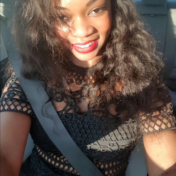 BF SALE🌑🙌🏾[Express] Lace Dress - Picture 6 of 8